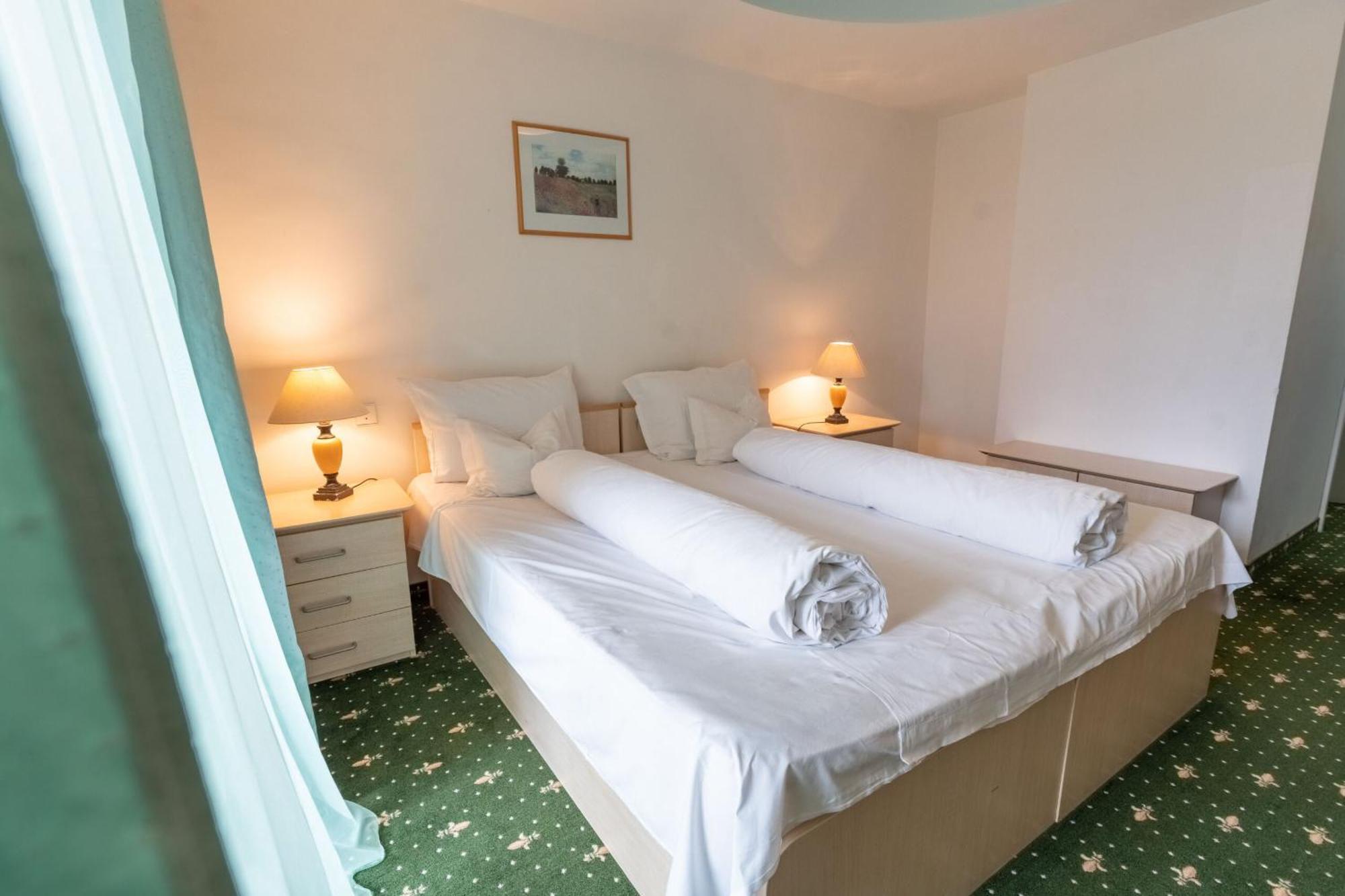 Hotel Iadolina Stâna de Vale Esterno foto